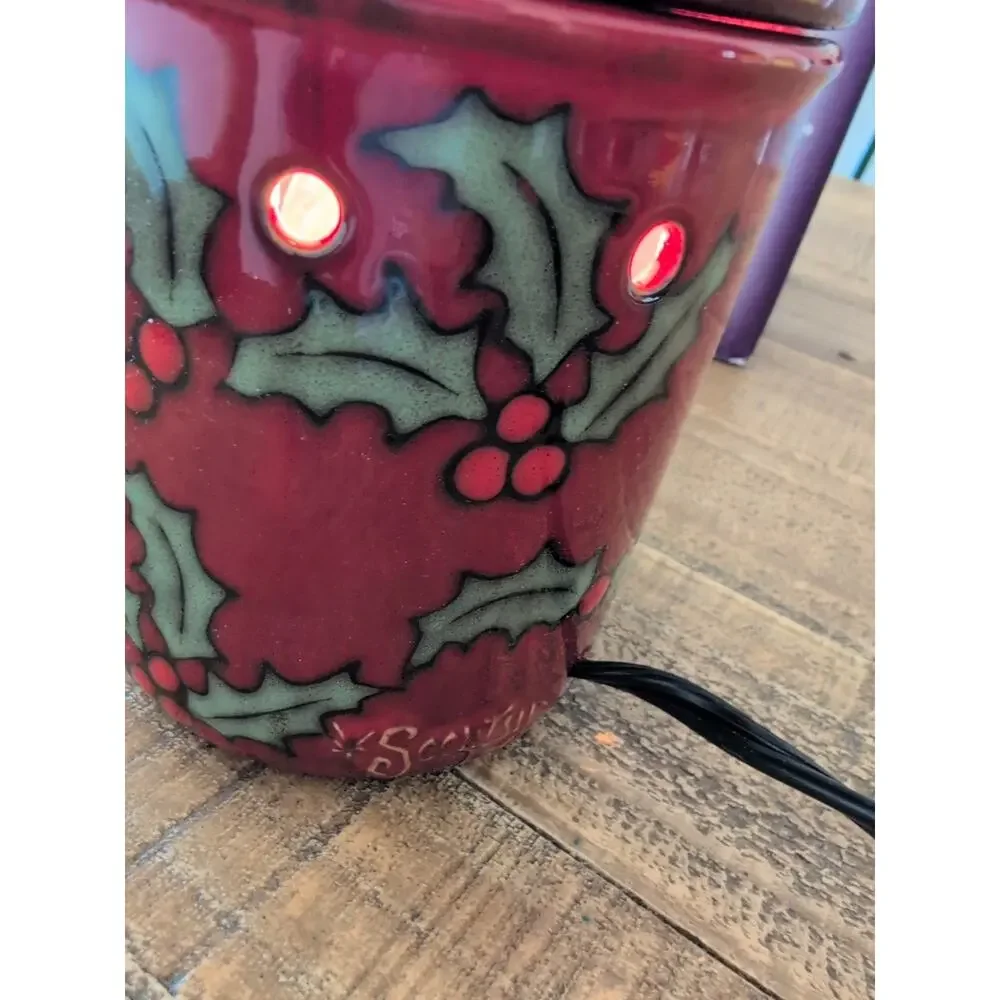 Scentsy Merry Berry Christmas Wax Holiday Edition Warmer‎ Red W/ Box!!